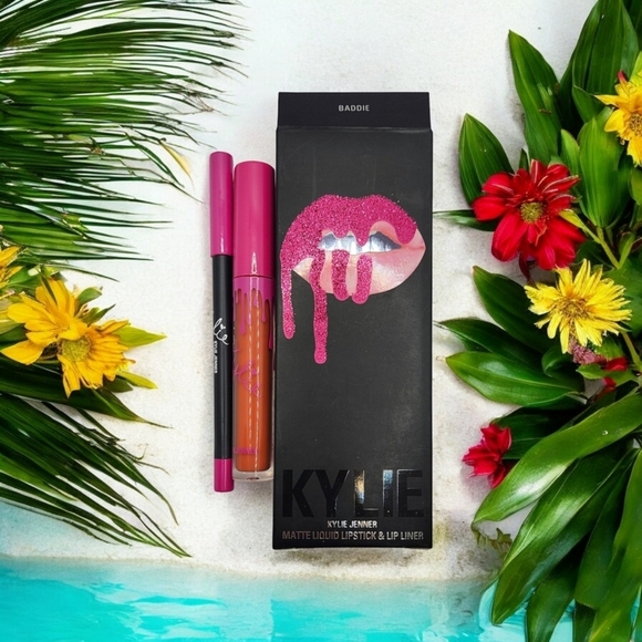 💋HOST PICK💋NIB Kylie Cosmetics Birthday Baddie Lip Kit - Picture 1 of 6